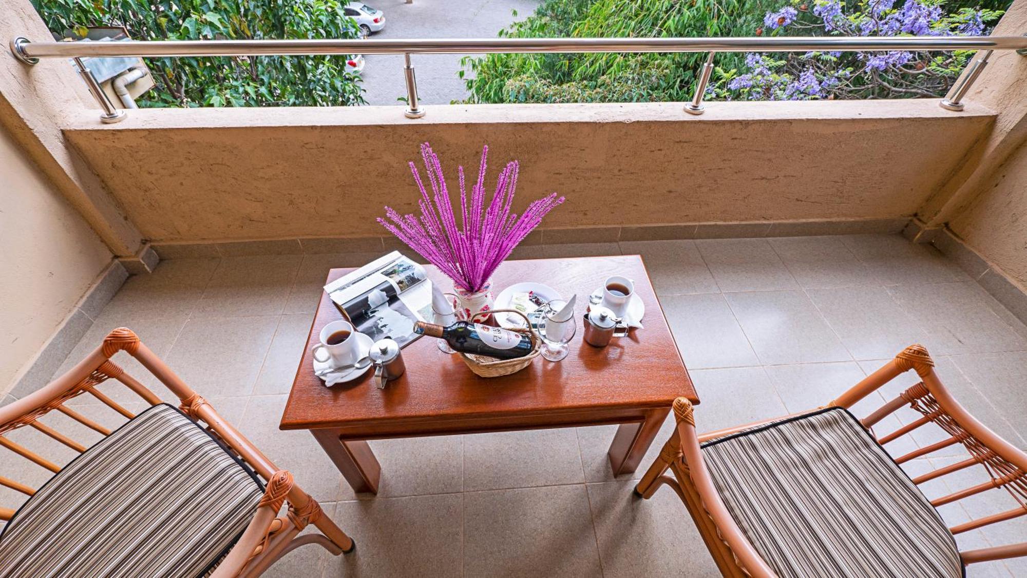 Chambai Hotel 奈瓦沙 外观 照片